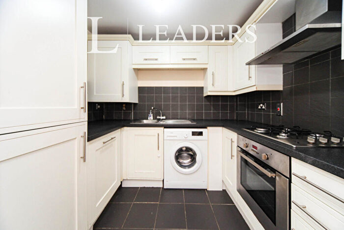 1 Bedroom Flat To Rent In Hudson Court -, LU6