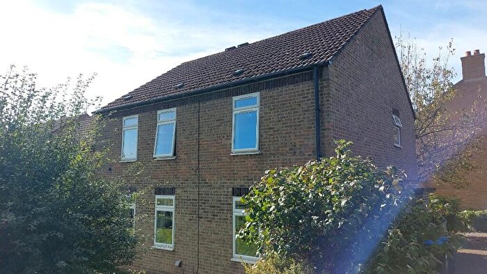 2 Bedroom Flat To Rent In Lime Grove, Matlock, Derbyshire, DE4