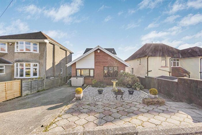 3 Bedroom Detached House For Sale In Carnglas Avenue, Sketty, Swansea, SA2