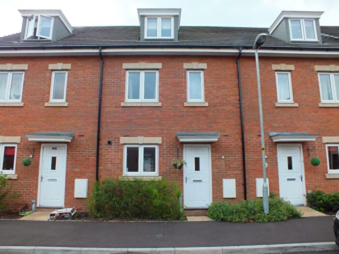 4 Bedroom Terraced House To Rent In Norris Road, BA14