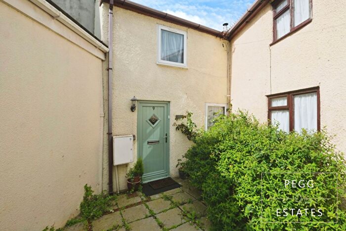 1 Bedroom Terraced House For Sale In South Street, Torquay, TQ2