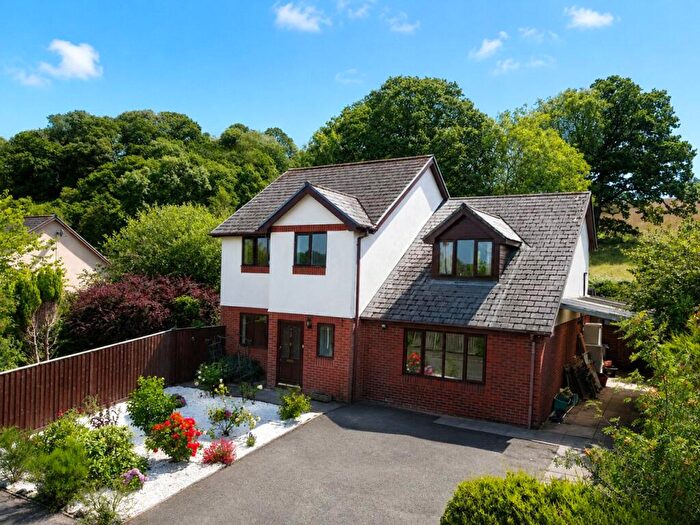 4 Bedroom Detached House For Sale In Gorse Farm Estate, Llandrindod Wells, Powys, LD1