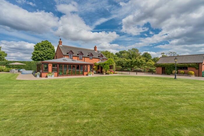 3 Bedroom Equestrian Facility For Sale In St. Olaves Road, Herringfleet, NR32
