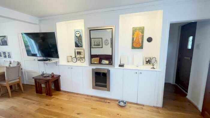 3 Bedroom End Of Terrace House To Rent In The Vale, Muswell Hill, N10