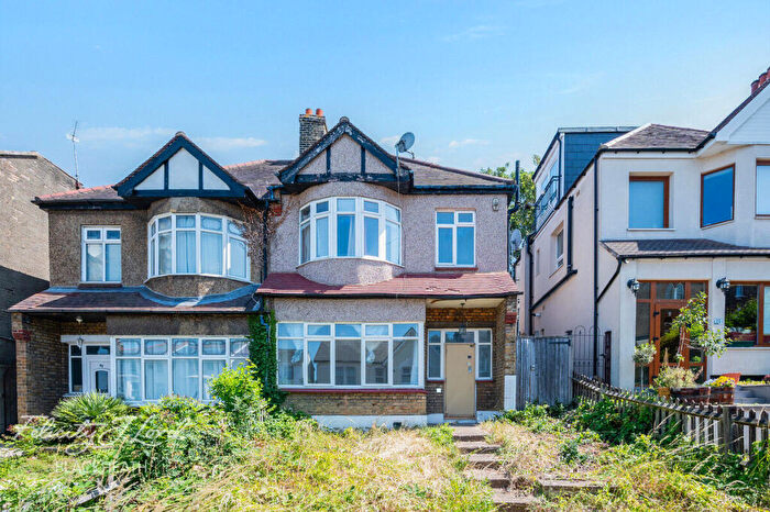 3 Bedroom Terraced House For Sale In Eglinton Hill, London, SE18