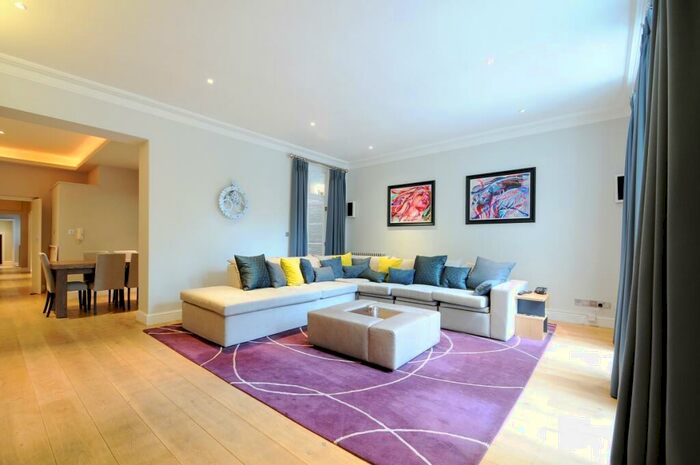 2 Bedroom Apartment To Rent In Redcliffe Square Chelsea, SW10