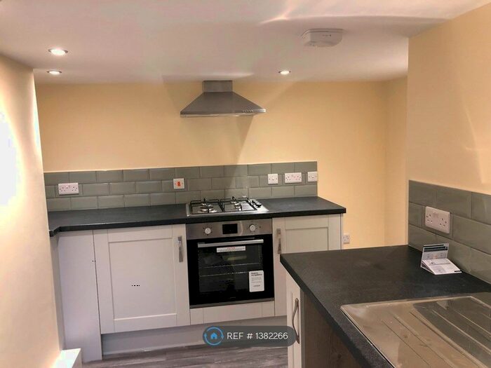 2 Bedroom Flat To Rent In Springfield Road, Blackpool, FY1