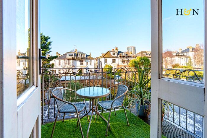1 Bedroom Flat For Sale In Eaton Gardens Mansions, Eaton Gardens, Hove, BN3