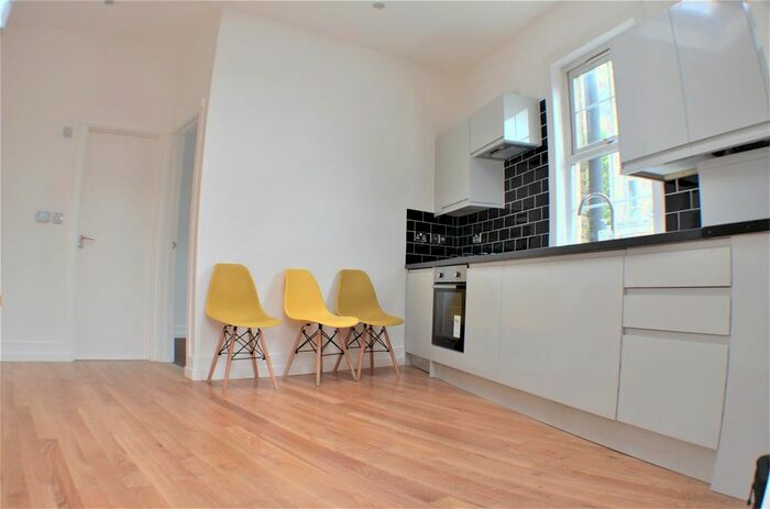 1 Bedroom Flat To Rent In Stoke Newington High Street, London, N16