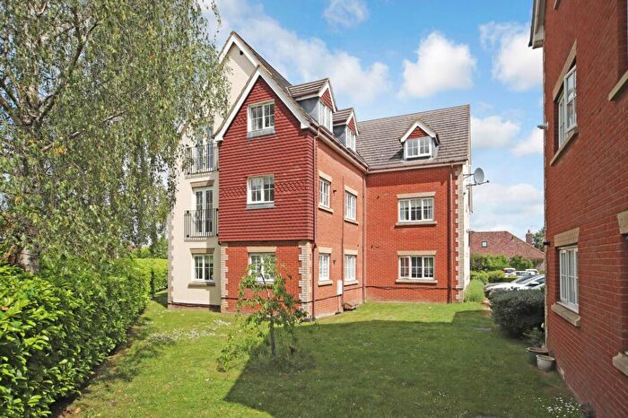 2 Bedroom Apartment For Sale In London Road, Aston Clinton, HP22