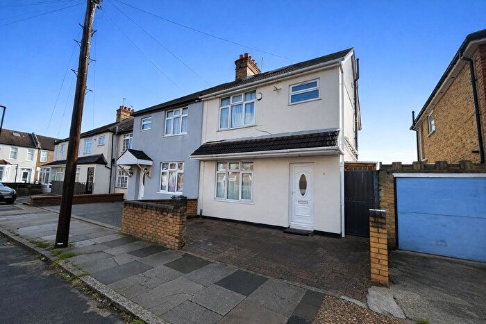 4 Bedroom Semi Detached House For Sale In Denbigh Road, Hounslow, Greater London, TW3