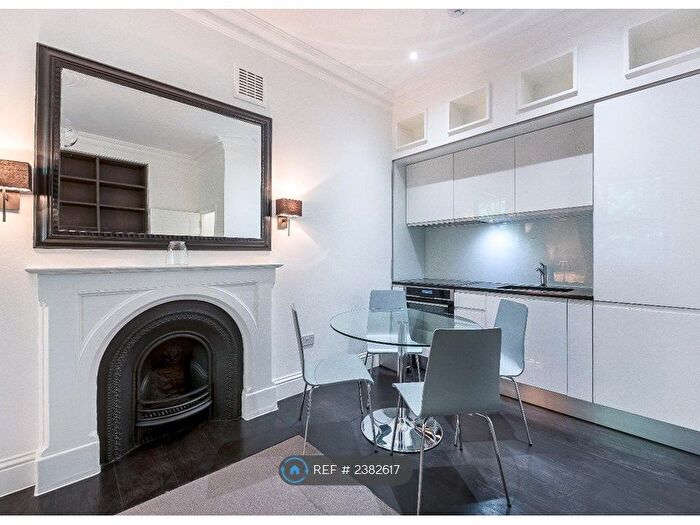 2 Bedroom Flat To Rent In St. Georges Square, London, SW1V