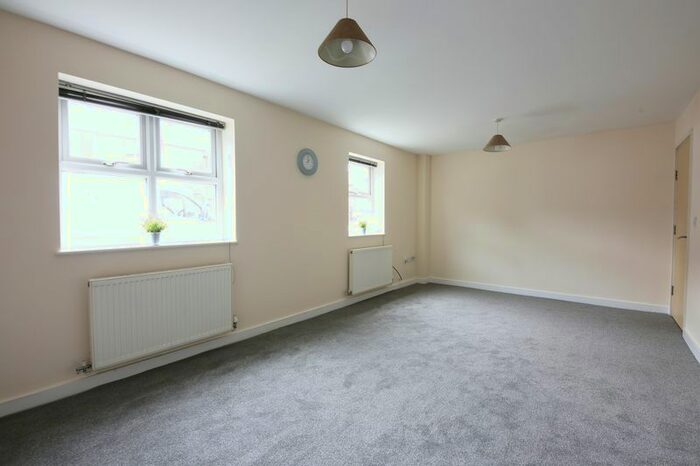 2 Bedroom Flat To Rent In Balfour Street, Runcorn, WA7