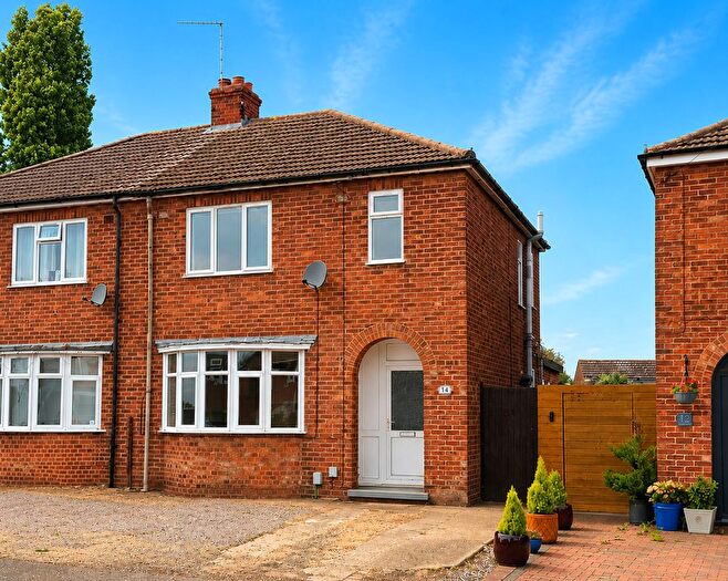 3 Bedroom Semi-Detached House For Sale In Southfields Drive, Peterborough, PE2