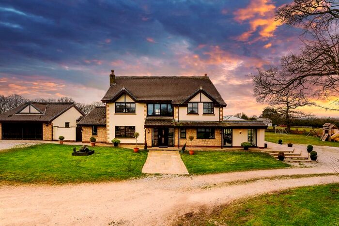 6 Bedroom Detached House For Sale In Rawlinson Lane, Heath Charnock, Chorley, PR7