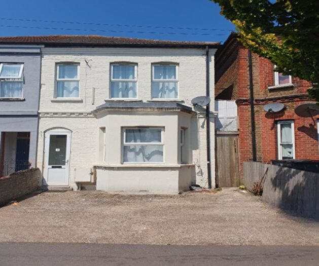 3 Bedroom Semi Detached House For Sale In Southall, Middlesex, UB2