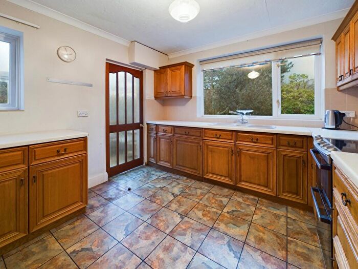 2 Bedroom Detached Bungalow For Sale In Merthyr Road, Llanfoist, NP7
