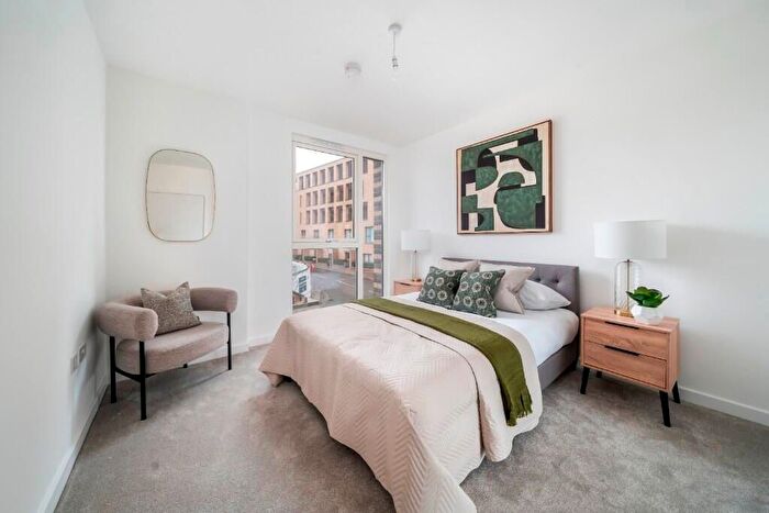 3 Bedroom Flat To Rent In Perryfield Way, Hendon Waterside, NW9