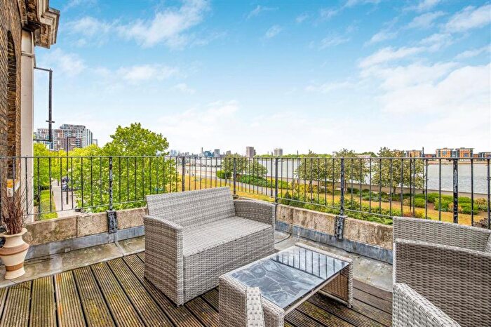 2 Bedroom Flat To Rent In Argyll Road, Royal Arsenal, SE18