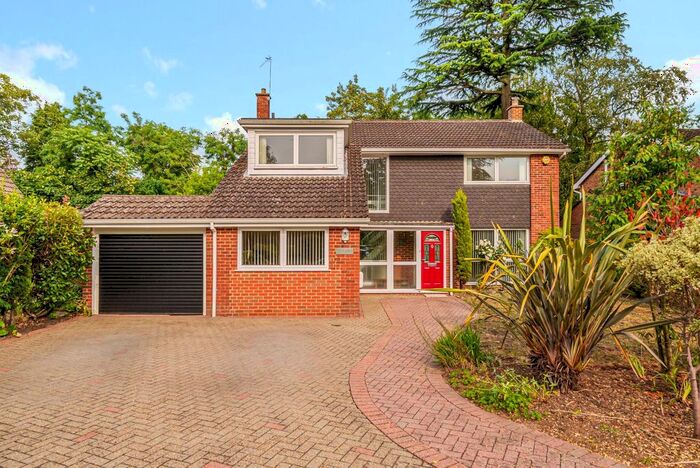 4 Bedroom Detached House To Rent In Netherby Park, Weybridge, KT13