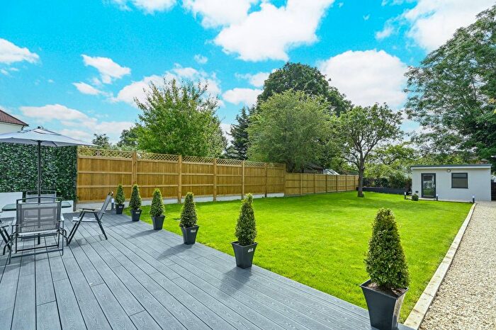 5 Bedroom Property To Rent In Meadow Hill, New Malden, KT3