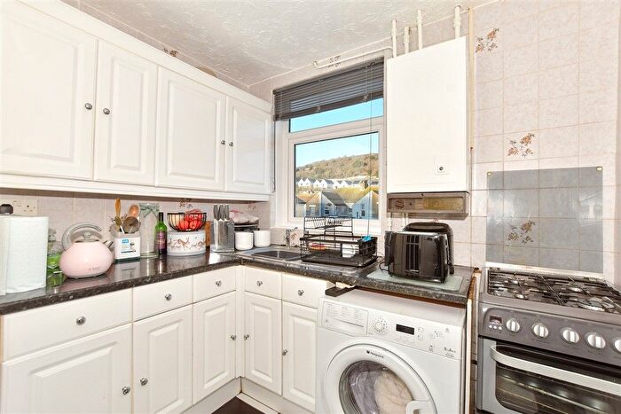 3 Bedroom Semi-Detached House For Sale In Farthingloe Road, Dover, Kent, CT17