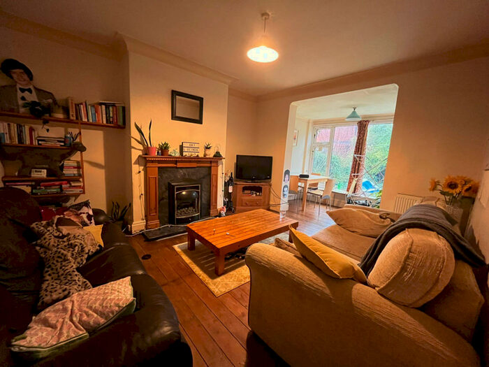 3 Bedroom Semi-Detached House To Rent In Ash Road, Leeds, LS6