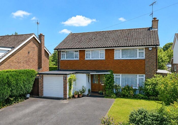4 Bedroom House For Sale In Veronica Drive, Crookham Village, Fleet, GU51