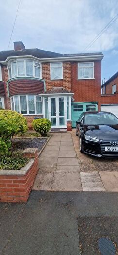 3 Bedroom Semi Detached House To Rent In Birmingham, B26