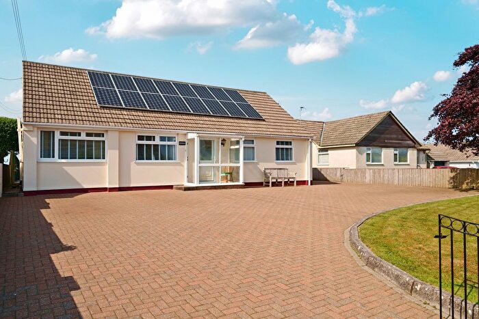 4 Bedroom Bungalow For Sale In Church Lane, Frithelstockstone, Torrington, Devon, EX38