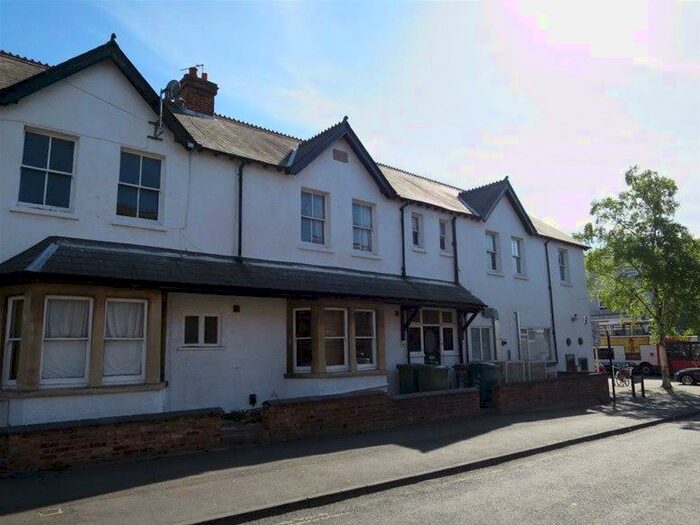 Studio To Rent In London Road, Headington, Oxford, OX3