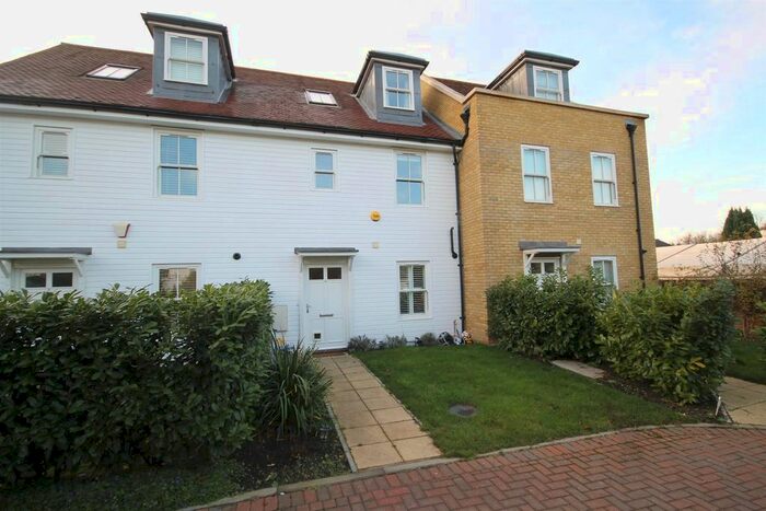 3 Bedroom Town House To Rent In Upper Courtyard, West Street, Carshalton, SM5
