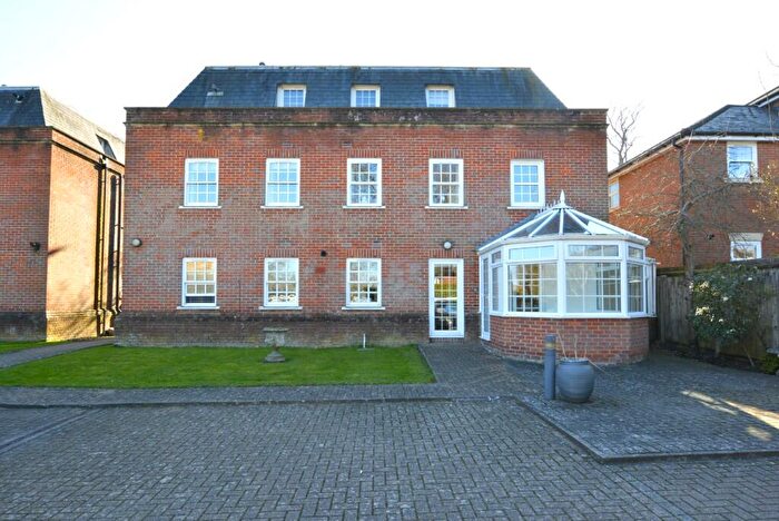 1 Bedroom Flat To Rent In Ingrave Road, Brentwood, Essex, CM15