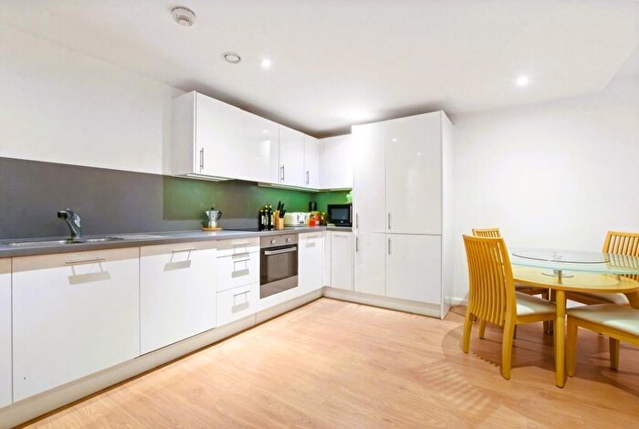 2 Bedroom Apartment For Sale In The Saddler Building, Wharf Road, London, N1 - Photo 4
