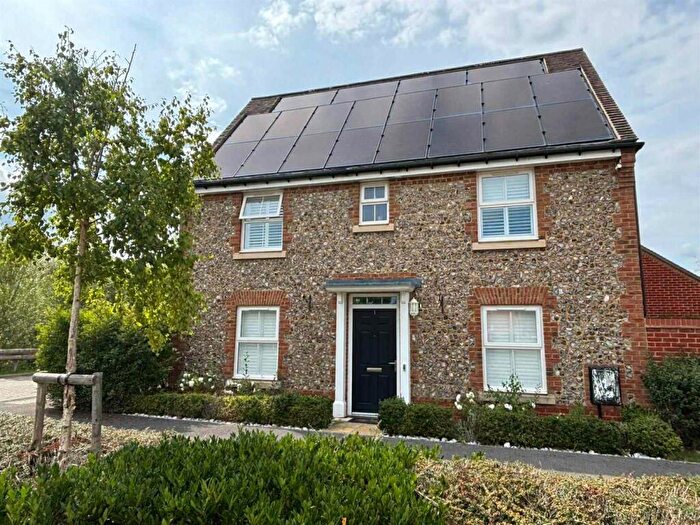 3 Bedroom Detached House To Rent In Holywell Close, Swanmore, Southampton, SO32