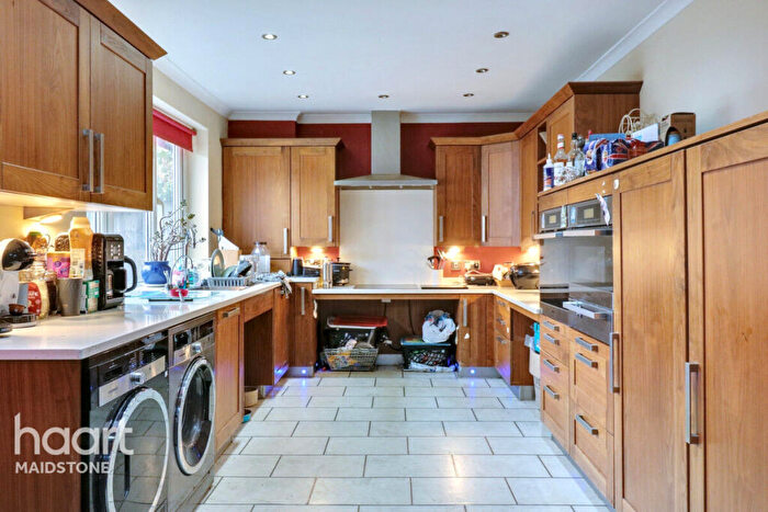 3 Bedroom Detached Bungalow For Sale In Oldfield Close, Maidstone, ME15
