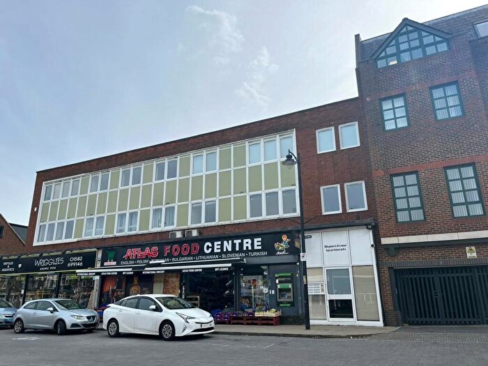 2 Bedroom House To Rent In High Street South, Dunstable, LU6