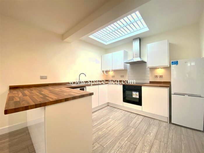 2 Bedroom Flat To Rent In Wangey Road, Chadwell Heath, Romford, RM6