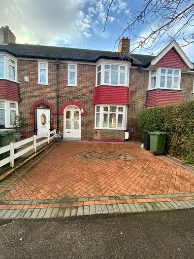 Studio To Rent In South Park Crescent, Catford, London, SE6