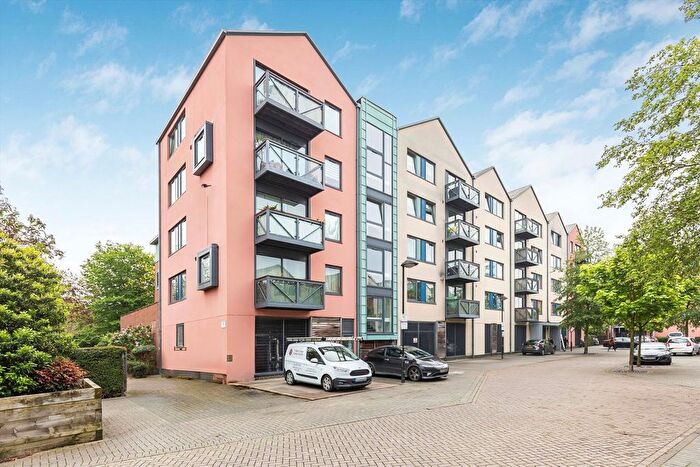 1 Bedroom Flat To Rent In Union Lane, Old Isleworth, TW7