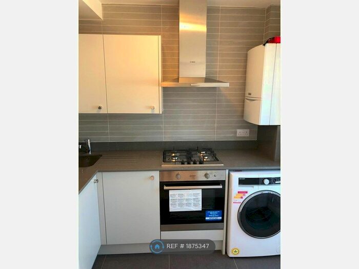 1 Bedroom Flat To Rent In Goldbeaters Grove, Edgware, HA8