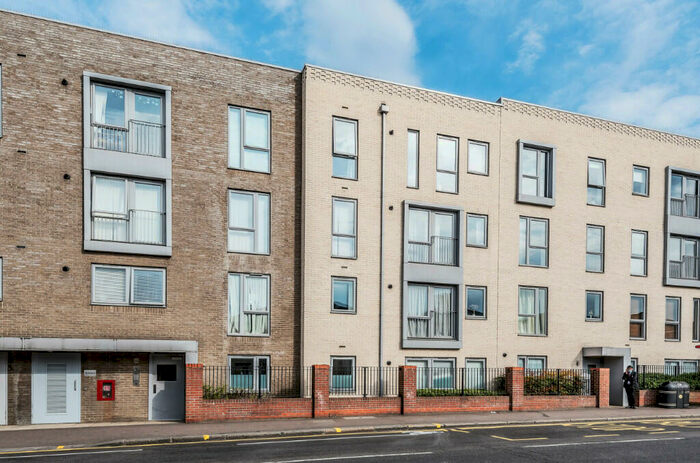 2 Bedroom Apartment To Rent In High Road Leyton, London, E10