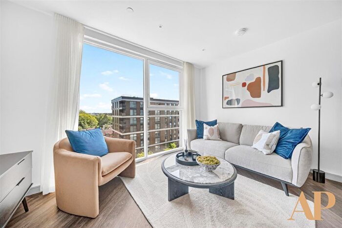 2 Bedroom Flat To Rent In Lily House, Eden Grove Staines-Upon-Thames, TW18