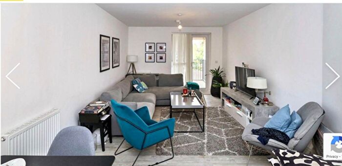 2 Bedroom Flat To Rent In Suffield Hill, High Wycombe, HP11