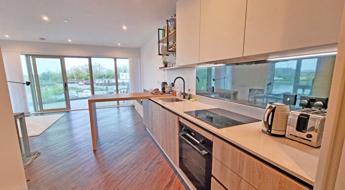 2 Bedroom Flat For Sale In Flagstaff Road, Reading, RG2