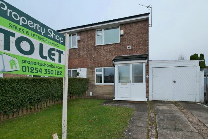 Semi-Detached House To Rent In Walmsley Avenue, Rishton, BB1