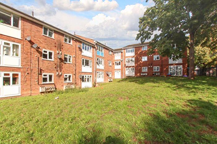 2 Bedroom Flat For Sale In Aragon Close, Hemel Hempstead, HP2
