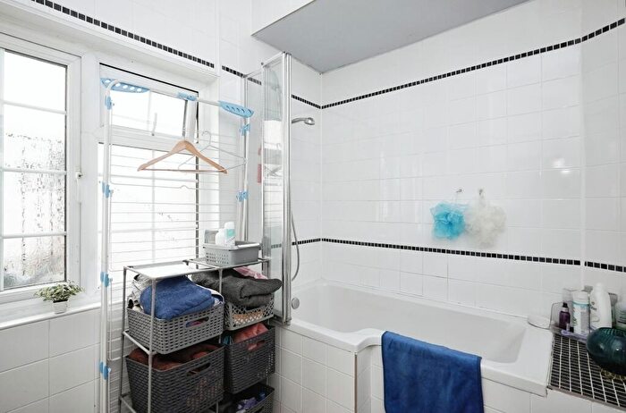 3 Bedroom Terraced House For Sale In Mayfield Avenue, Dover, Kent, CT16