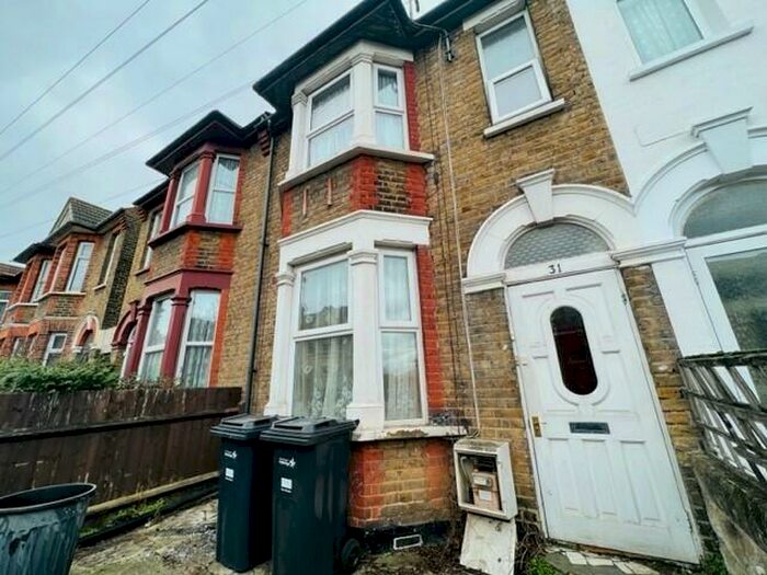 1 Bedroom Flat To Rent In Paget Road, Ground Floor Flat, IG1