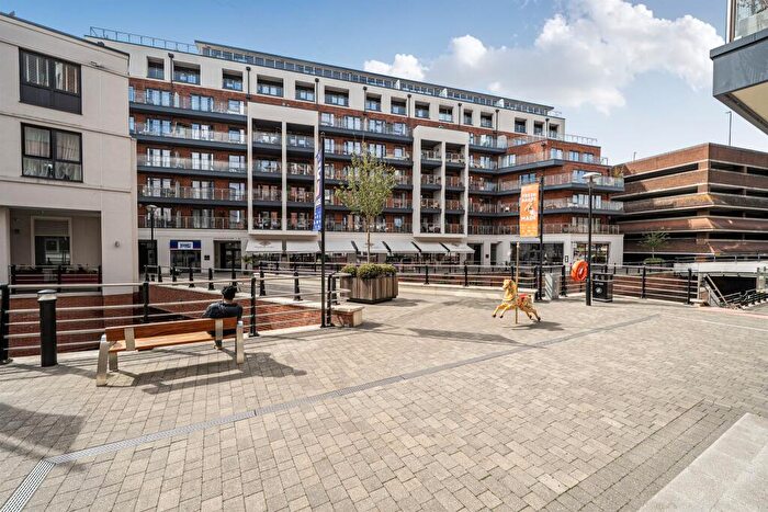 2 Bedroom Apartment For Sale In The Colonnade, Maidenhead, SL6